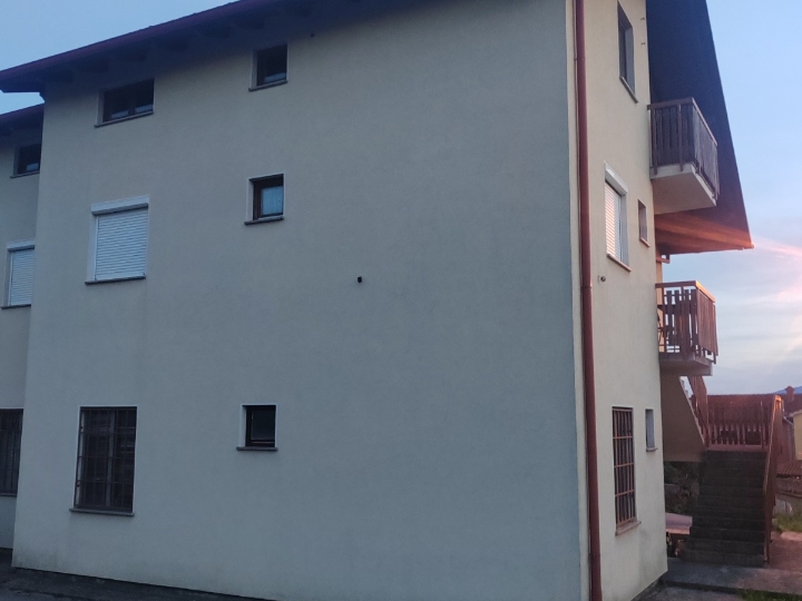 Prodajem kuću s 4 stana, Marinići