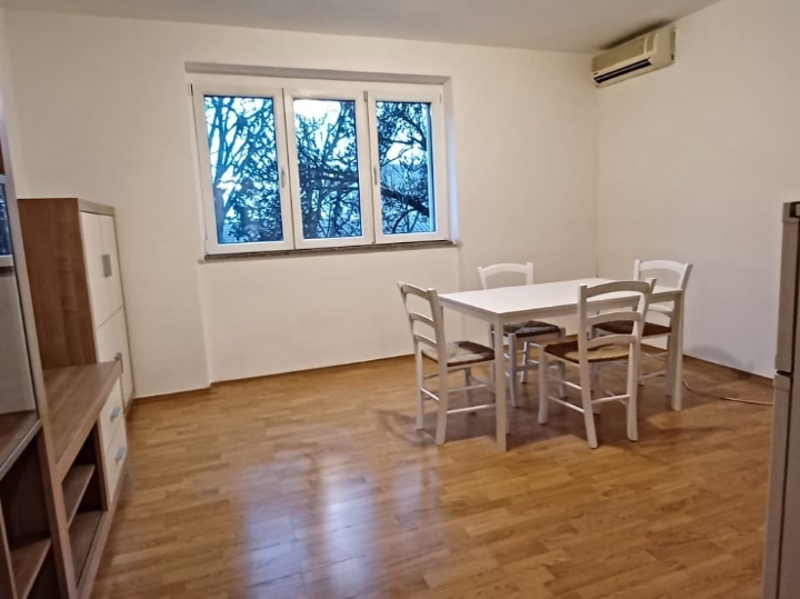 Stan Turnić, studenti