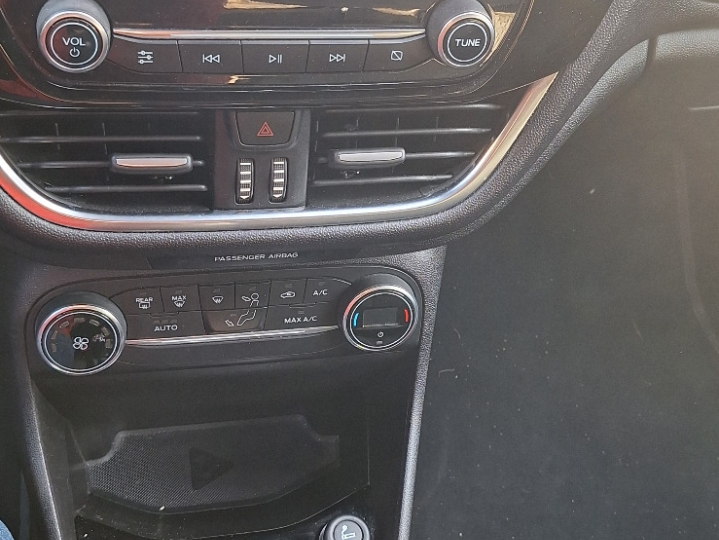 Ford Fiesta Titanium 100KS