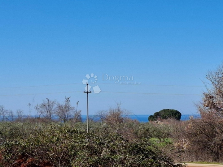 Poreč - stan u novogradnji s vrtom i pogledom na more