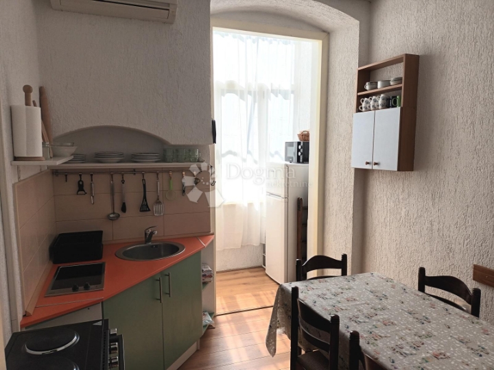 Rijeka centar, stan s dvije stambene jedinice