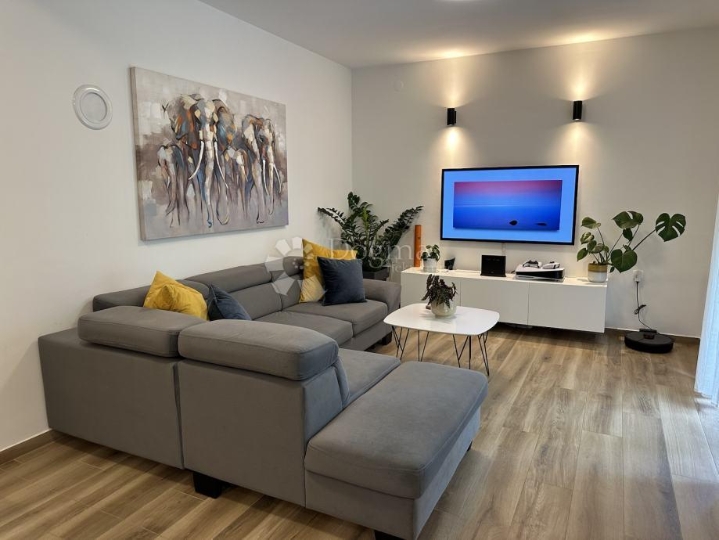 Matulji, Mučići, 2S+DB, 72.43m2, 2 parkirna mjesta, balkon