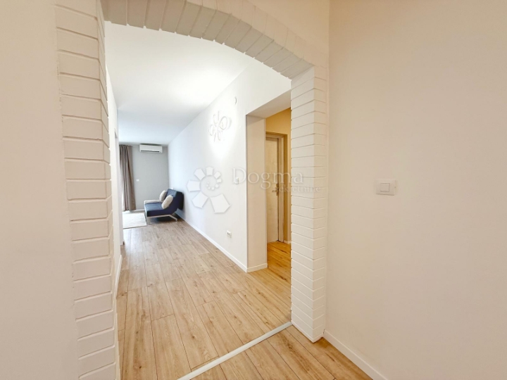 Rovinj, top lokacija, renoviran stan blizu plaže