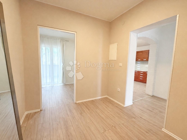 Rovinj, top lokacija, renoviran stan blizu plaže