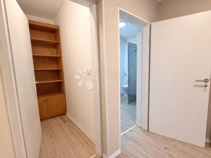 Rovinj, top lokacija, renoviran stan blizu plaže