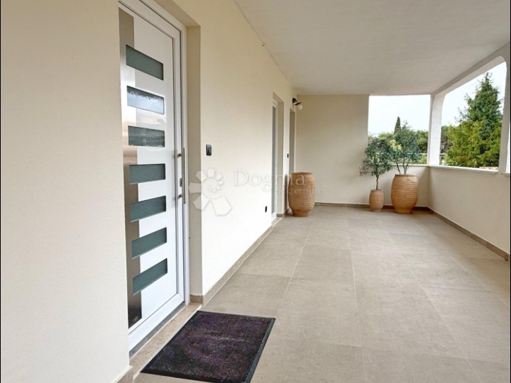 Rovinj, top lokacija, renoviran stan blizu plaže