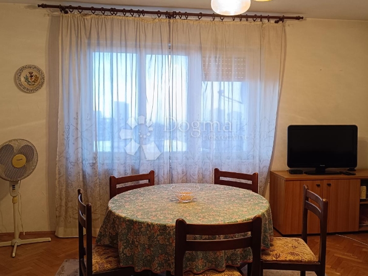 Rijeka, D. Vežica, 40m2, 2Skl. prodaja