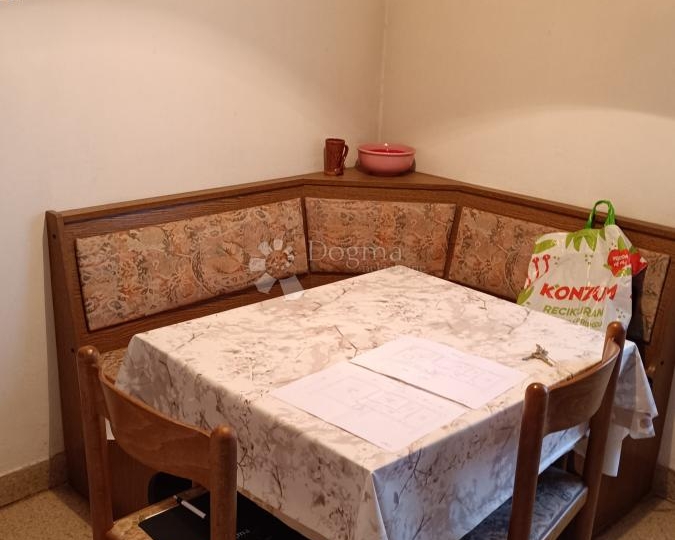 Rijeka, D. Vežica, 40m2, 2Skl. prodaja