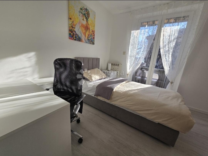 Bulevard: tek renovirani dvosobni stan s balkonom