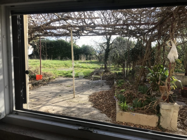 Kuća s velikom garažom Trinajstići