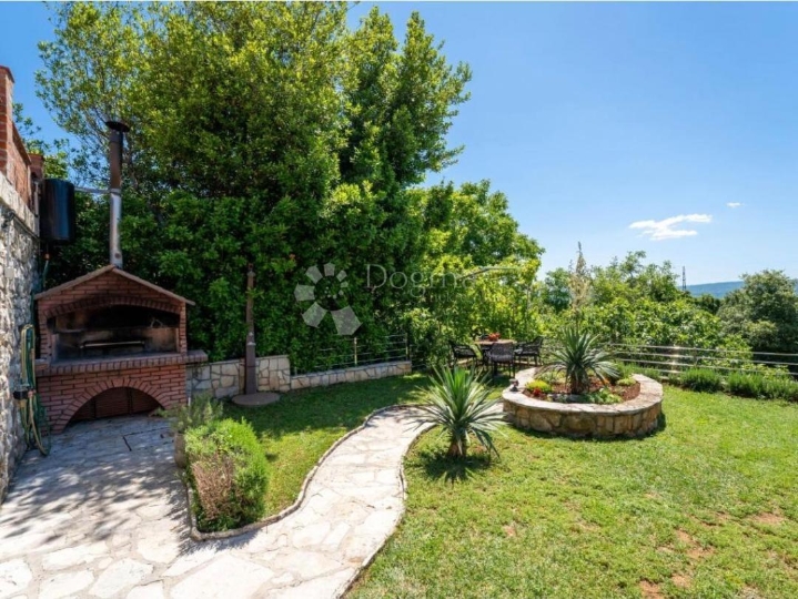 Crikvenica, autohtona kamena kuća s panoramskim pogledom