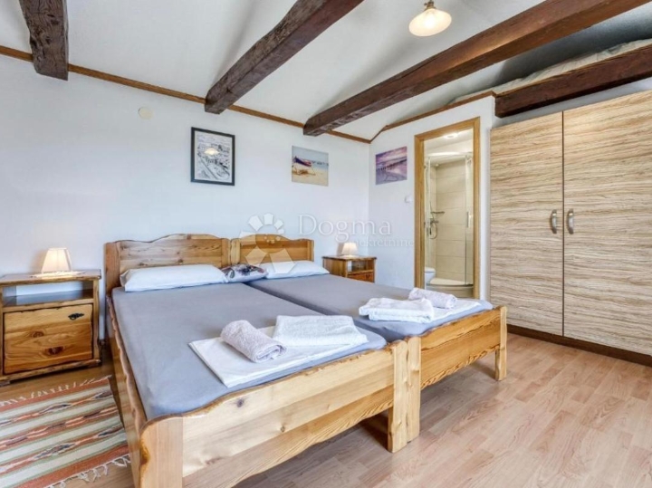 Crikvenica, autohtona kamena kuća s panoramskim pogledom