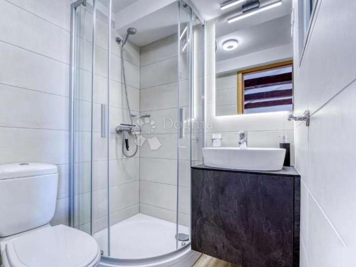 Crikvenica, autohtona kamena kuća s panoramskim pogledom