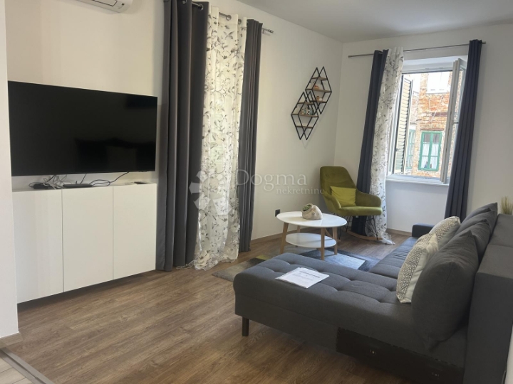 Rijeka Centar, 2S+DB namješten prodaja