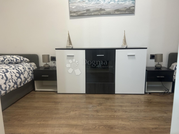 Rijeka Centar, 2S+DB namješten prodaja