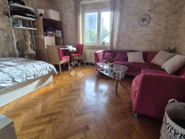 Turnić, 2S+DB, 2 balkona - prilika