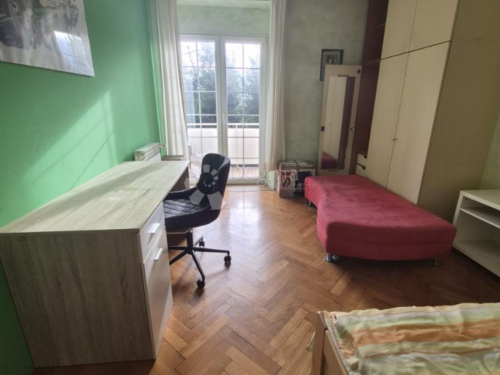 Turnić, 2S+DB, 2 balkona - prilika