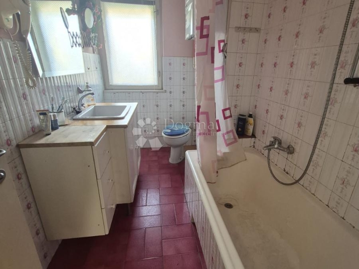 Turnić, 2S+DB, 2 balkona - prilika