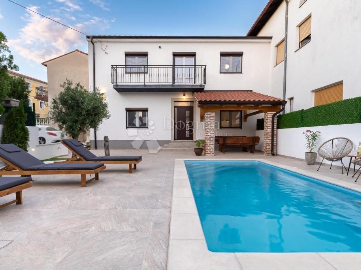 Top ponuda – kuća s bazenom, Novi Vinodolski