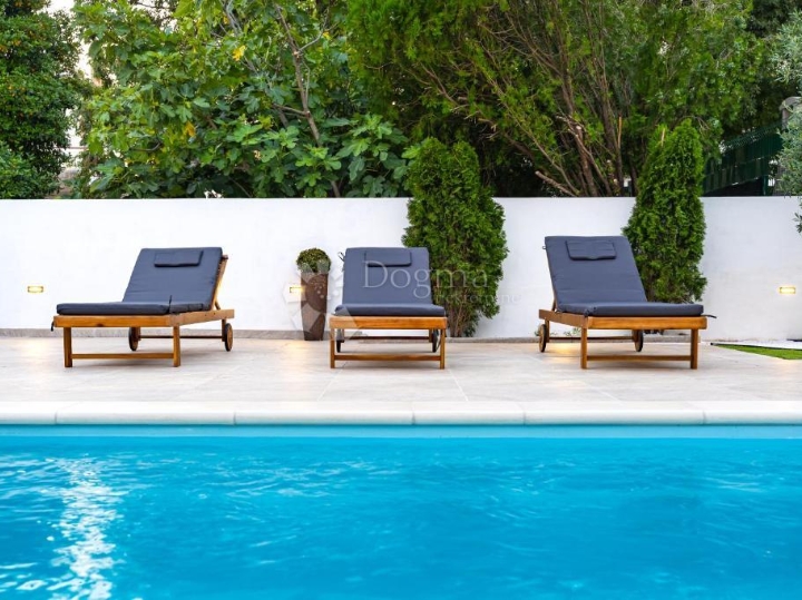 Top ponuda – kuća s bazenom, Novi Vinodolski