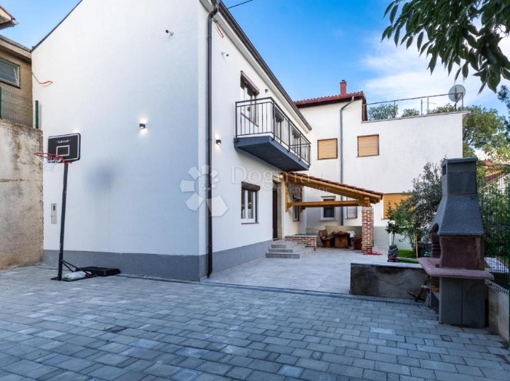 Top ponuda – kuća s bazenom, Novi Vinodolski