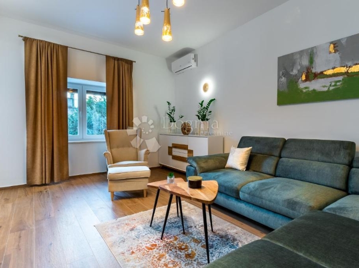 Top ponuda – kuća s bazenom, Novi Vinodolski