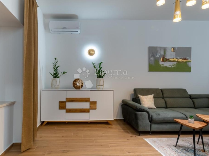 Top ponuda – kuća s bazenom, Novi Vinodolski