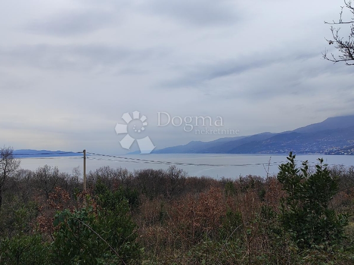 Atraktivno građevinsko zemljište Bivio