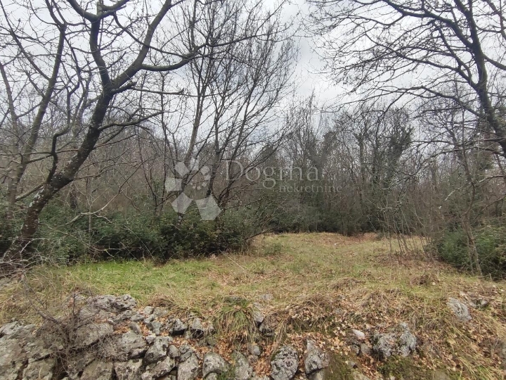 Atraktivno građevinsko zemljište Bivio