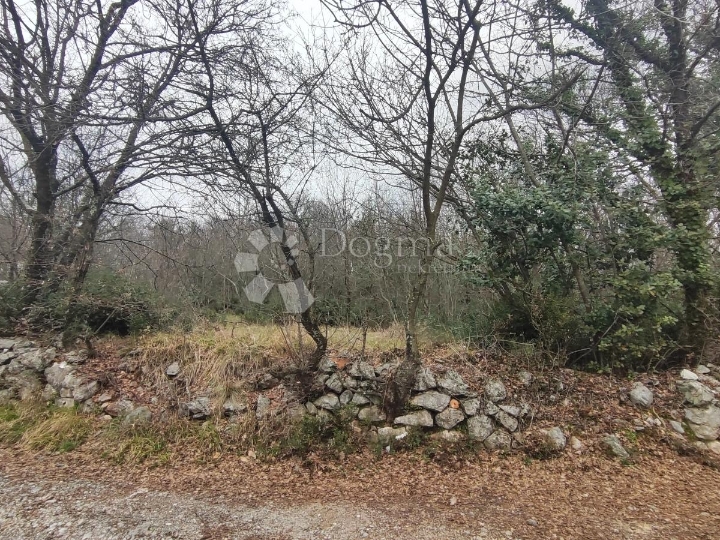 Atraktivno građevinsko zemljište Bivio