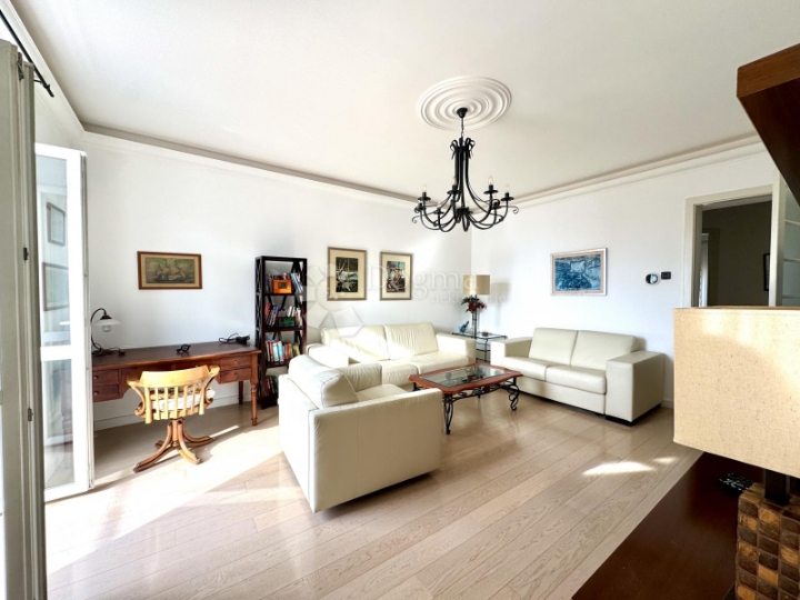 Elegantni stan u srcu Rijeke – pogled koji oduzima dah