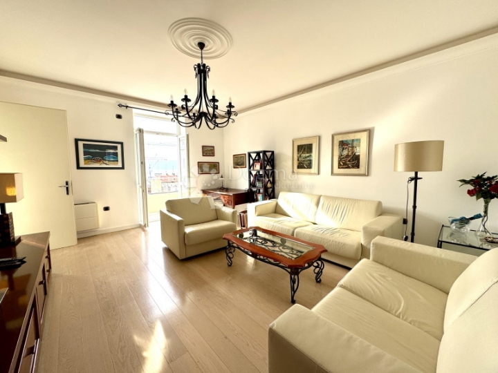 Elegantni stan u srcu Rijeke – pogled koji oduzima dah