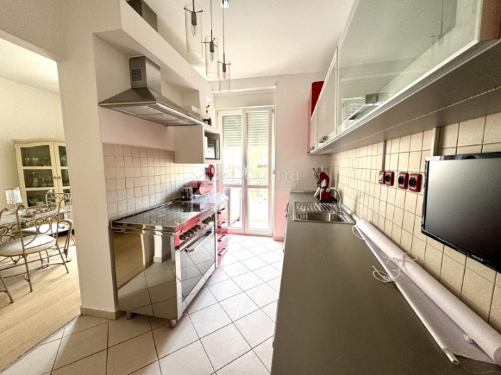 Elegantni stan u srcu Rijeke – pogled koji oduzima dah