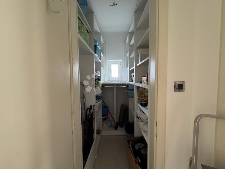 Elegantni stan u srcu Rijeke – pogled koji oduzima dah