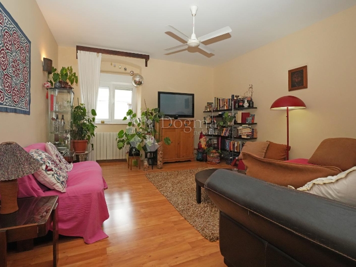 Top cijena! 2.779€ m2 - divan stan u centru Pule!