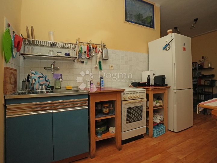 Top cijena! 2.779€ m2 - divan stan u centru Pule!