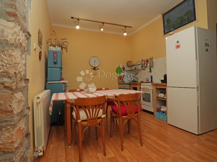 Top cijena! 2.779€ m2 - divan stan u centru Pule!