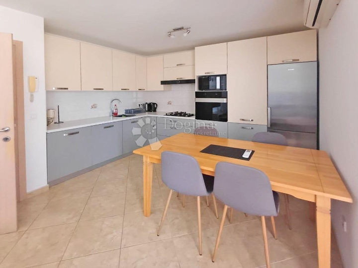 Poreč (okolica) - namješten stan 2S+DB