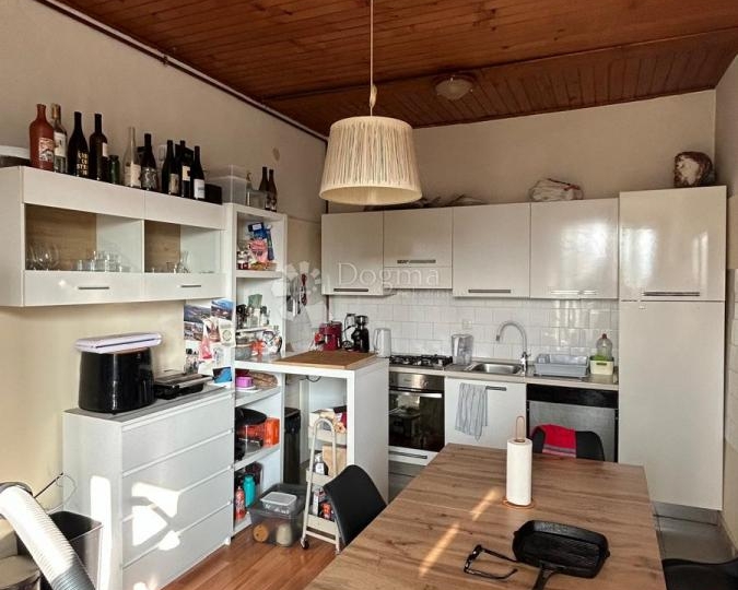 Jednosobni stan - centar Pule, kod sveučilišta