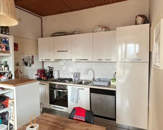 Jednosobni stan - centar Pule, kod sveučilišta