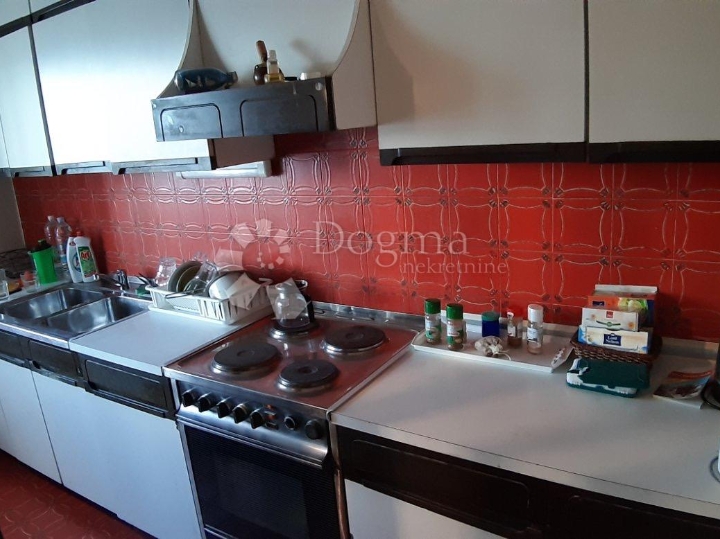 Etaža na Krimeji s pogledom na more