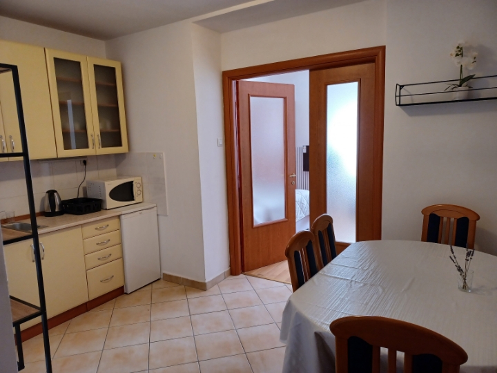 1S kl. stan, Pećine