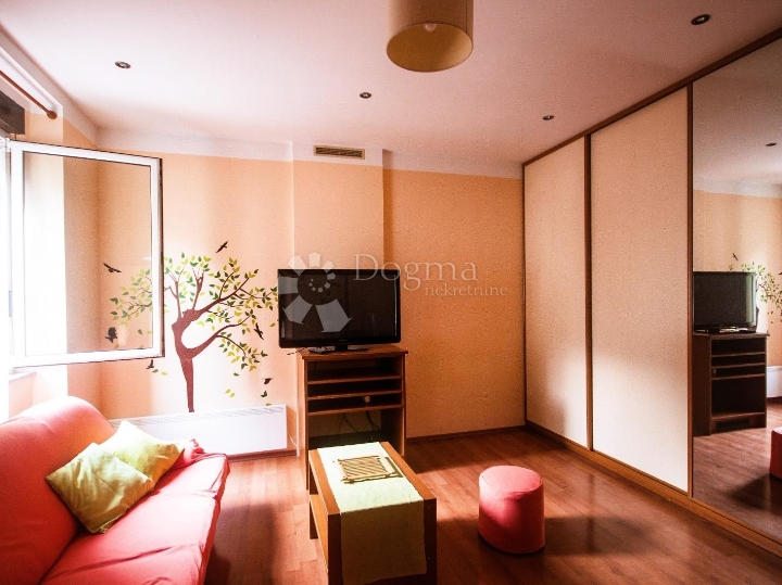 Stan s balkonom i pogledom na more – Belveder