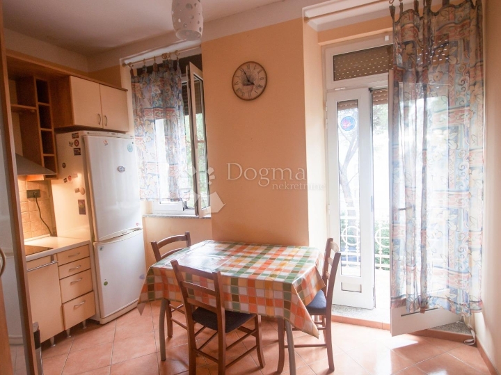 Stan s balkonom i pogledom na more – Belveder