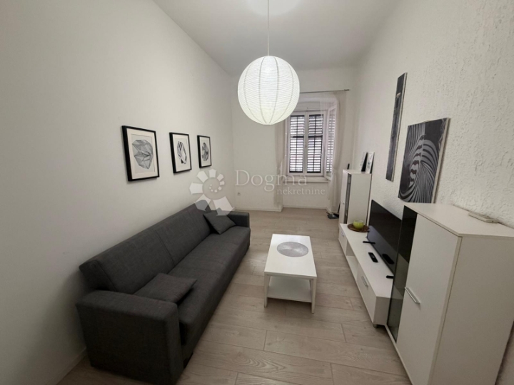 Rijeka, Centar, 2S stan, 60 m²