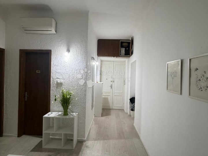 Rijeka, Centar, 2S stan, 60 m²