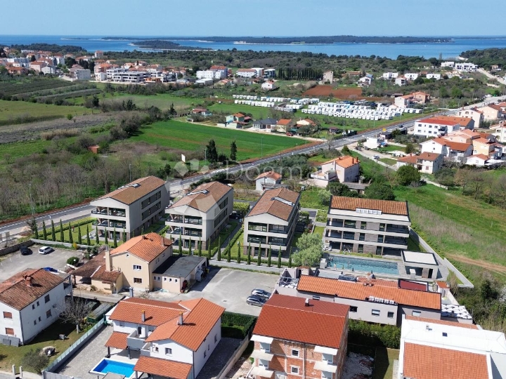 Luksuzna novogradnja - penthouse u zatvorenom kompleksu