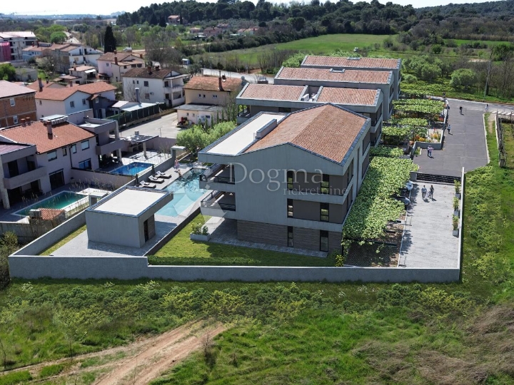 Odličan dvosobni stan u zatvorenom kompleksu s bazenom