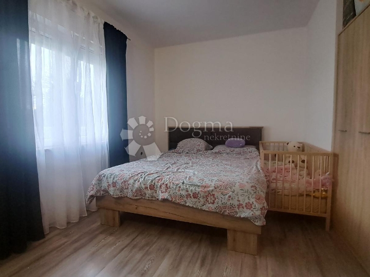 Kukuljanovo, etaža s terasom i vrtom, 3S+DB