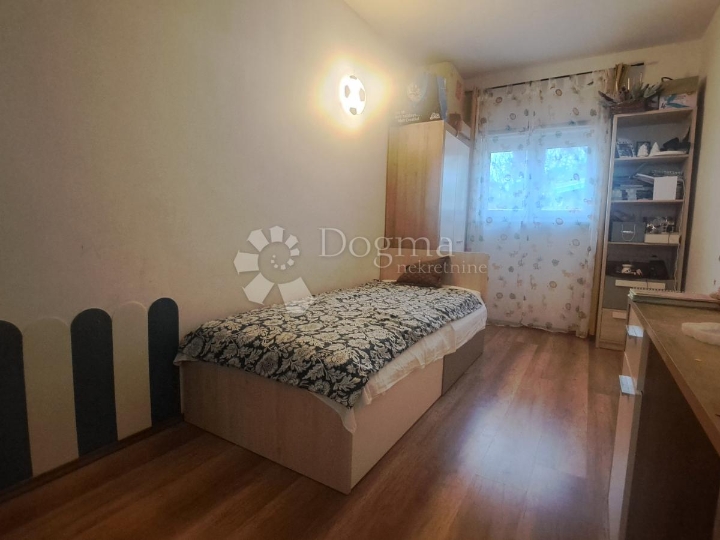 Kukuljanovo, etaža s terasom i vrtom, 3S+DB